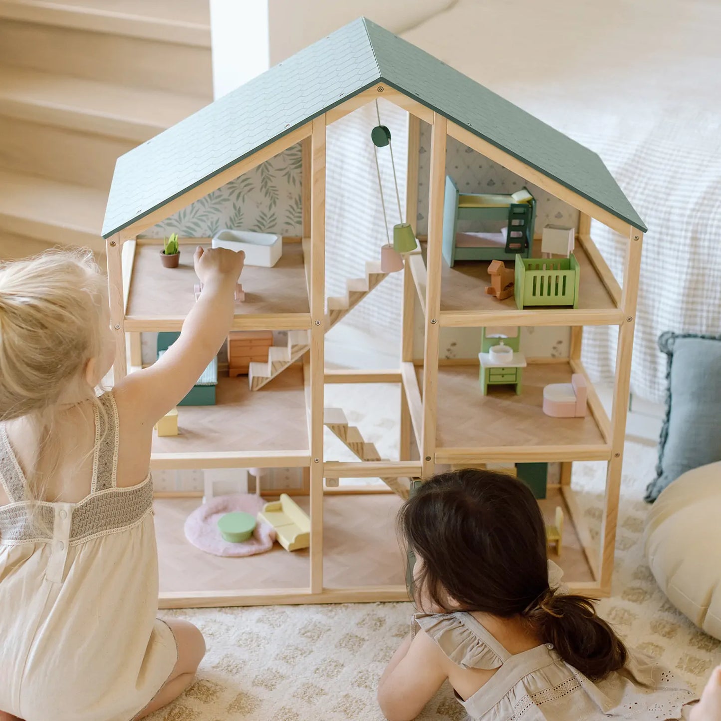 Sweetwood Evergreen Dollhouse