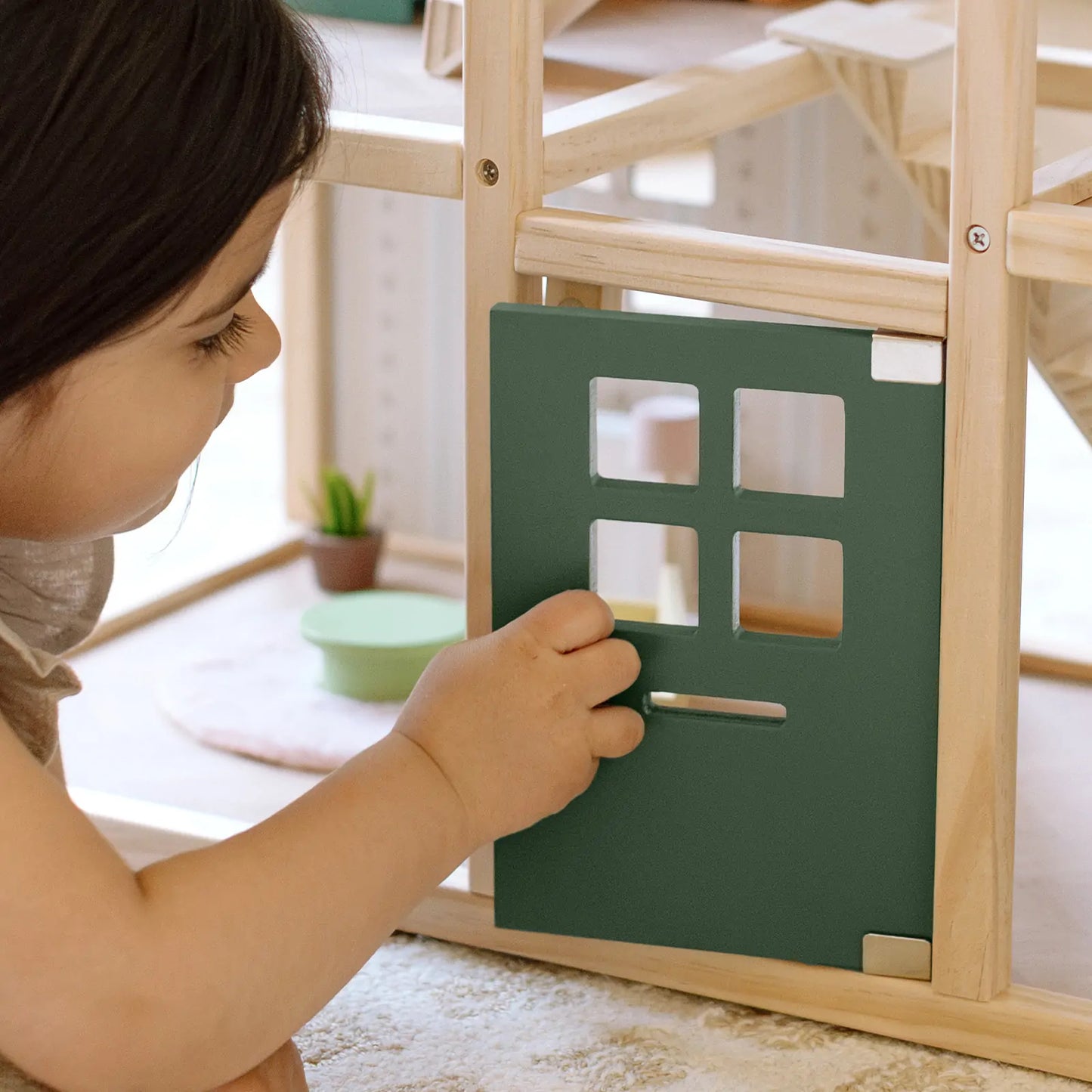 Sweetwood Evergreen Dollhouse