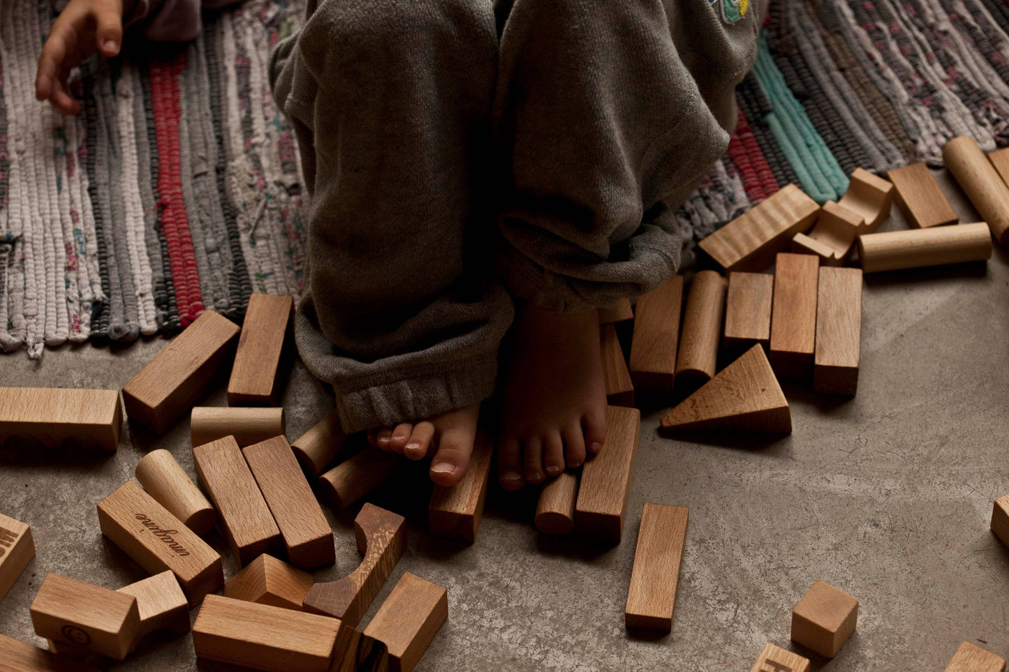 Wooden Blocks In Tray 30 Pieces in Natural Wood