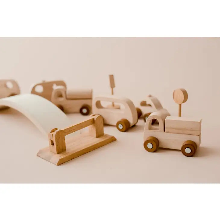 Wooden Vehicle Play Set with 7 Toy Cars