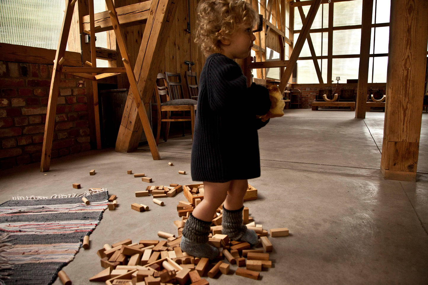 Wooden Blocks In Tray 30 Pieces in Natural Wood