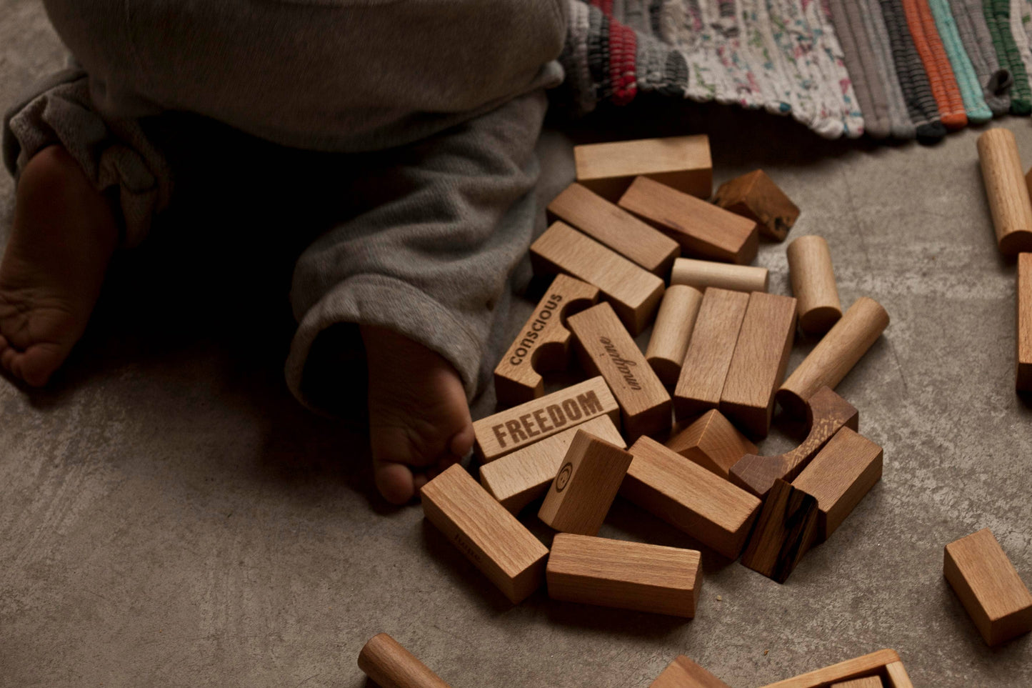 Wooden Blocks In Tray 30 Pieces in Natural Wood