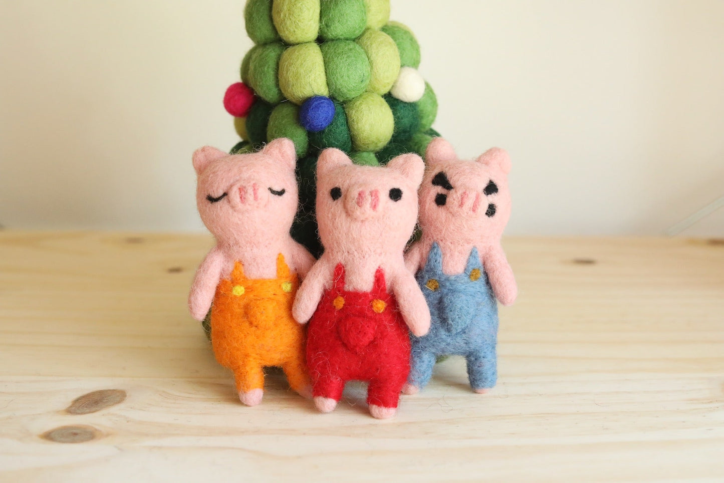 Felt Finger Puppets Set of 4 - Three Little Pigs & Big Wolf