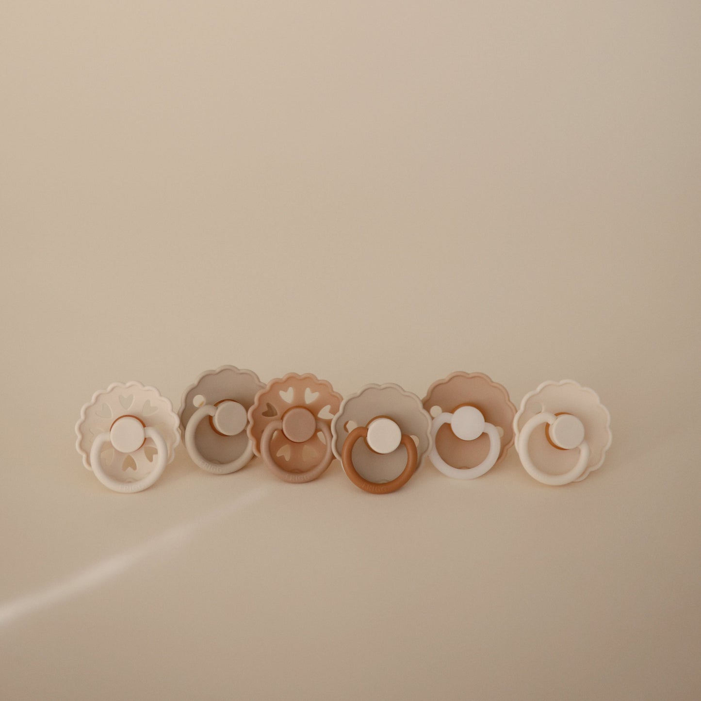 FRIGG Natural Rubber Pacifier 6-Pack