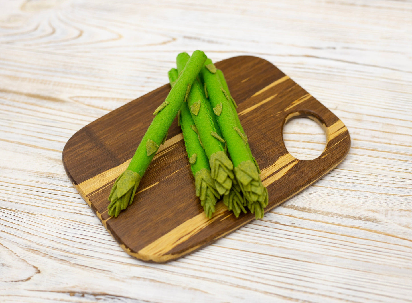 Asparagus play food (felt food, vegetables, fruit, pretend play kids kitchen, plush toy, cooking toys, fake food, farmers market for baby)